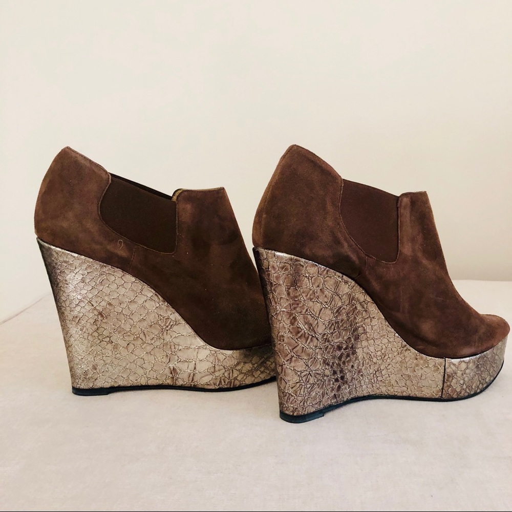 DEE KELLER Suede Chocolate Brown Wedge w/ Shimmer